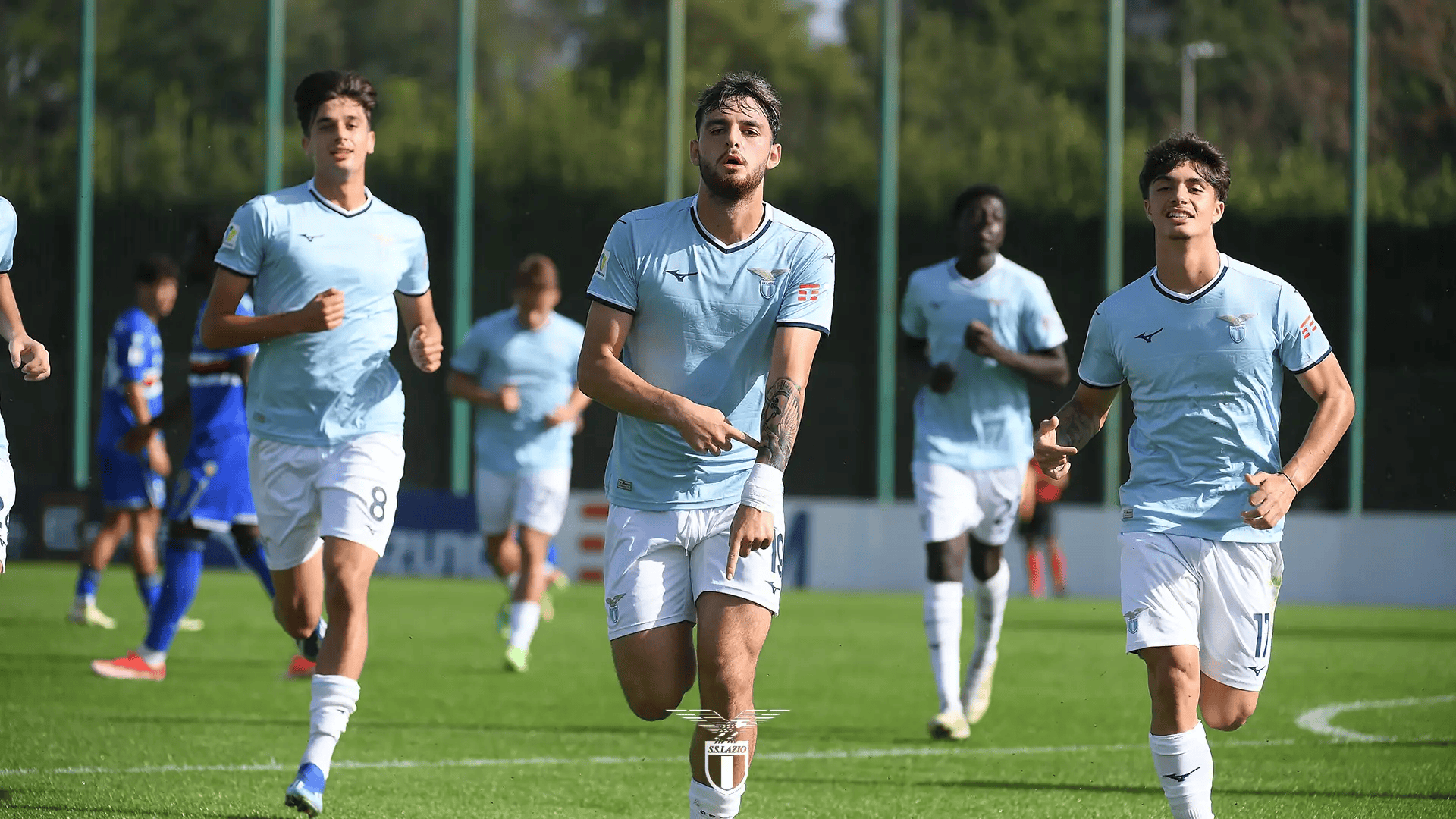 包含今晚费耶诺德调整名单以备意大利杯,防线松动环节打磨,气氛紧张,更衣室氛围转暖的词条 包含今晚费耶诺德调整名单以备意大利杯,防线松动环节打磨,气氛紧张,更衣室氛围转暖的词条