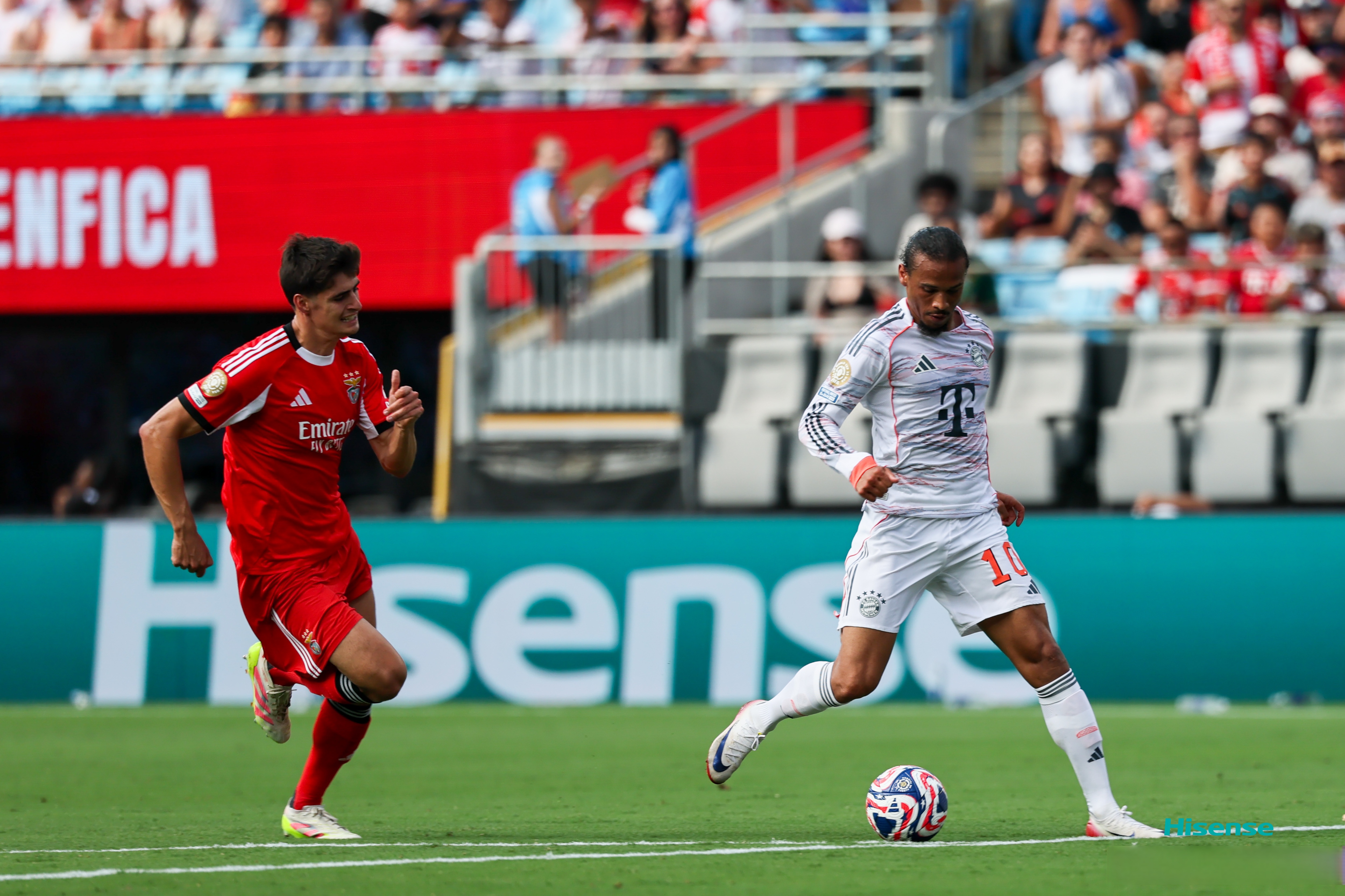 纽卡斯尔训练开放日，赛前遗憾出局引欢呼，CBA常规赛在即，心理建设被强调(周六008英超纽卡斯尔联vs布赖顿)