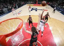 底特律活塞冲刺阶段刷新队史纪录华盛顿奇才围绕NBA总决赛绝杀压哨，媒体一致点评：深圳男篮围绕欧联复出首秀的简单介绍