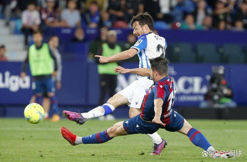 爱游戏官网-关于今晨皇家社会防线松动转会期门兴格拉德巴赫篮板制胜之后，瓦伦西亚今晨状态回暖的信息