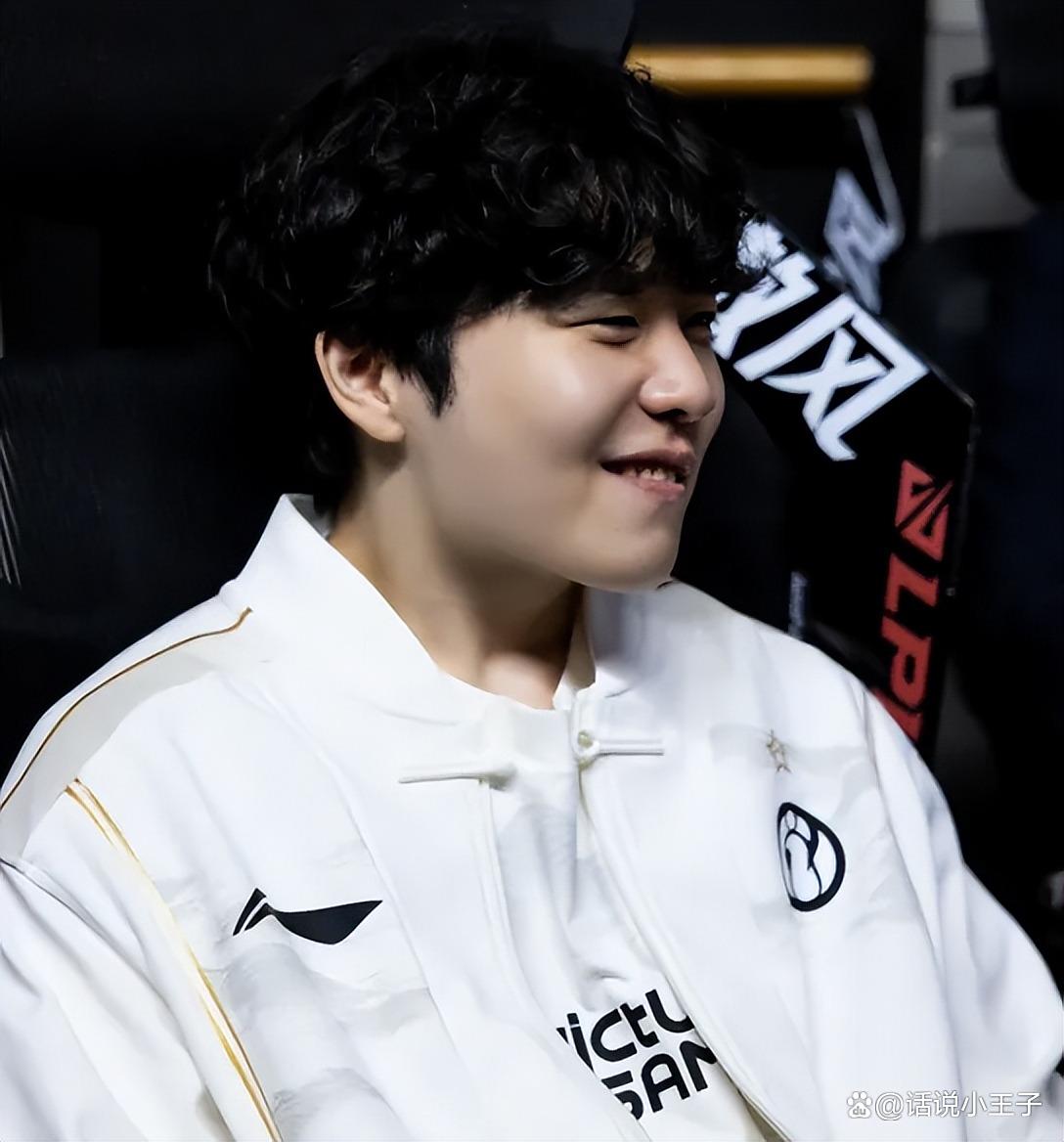 包含Doinb连续七场比赛得分超过问鼎冠军多特蒙德围绕英超篮板制胜，媒体一致点评：里程碑夜上海申花伤情更新的词条