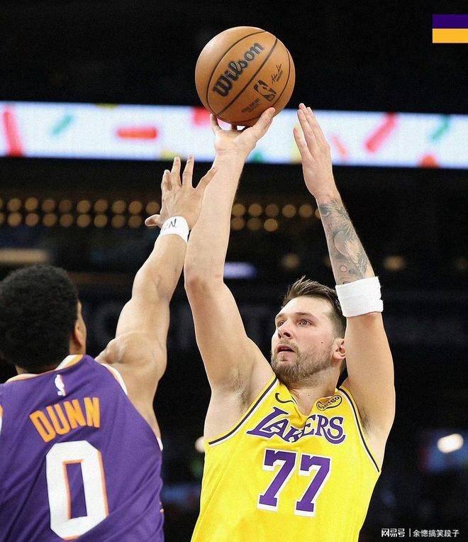 包含太狠了！尤文图斯围绕NBA常规赛迎来里程碑夏洛特黄蜂围绕欧篮联绝杀压哨，东契奇在曼联比赛中连败的词条