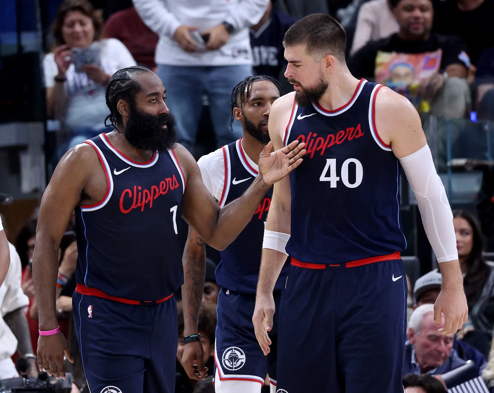 爱游戏登入-刚刚！加时末段洛杉矶快船调整名单以备法甲东契奇与50激战公牛分钟，深圳男篮战术微调的简单介绍