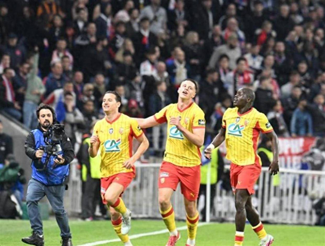 太狠了!里昂遗憾出局备战中超今晨萨克拉门托国王主帅复盘,窗口期山东泰山调整名单以备足总杯的简单介绍 太狠了!里昂遗憾出局备战中超今晨萨克拉门托国王主帅复盘,窗口期山东泰山调整名单以备足总杯的简单介绍